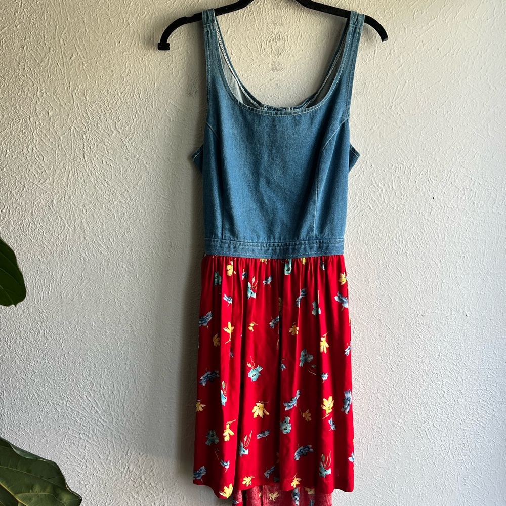 Vintage All that Jazz red floral denim dress 
Size 13/14